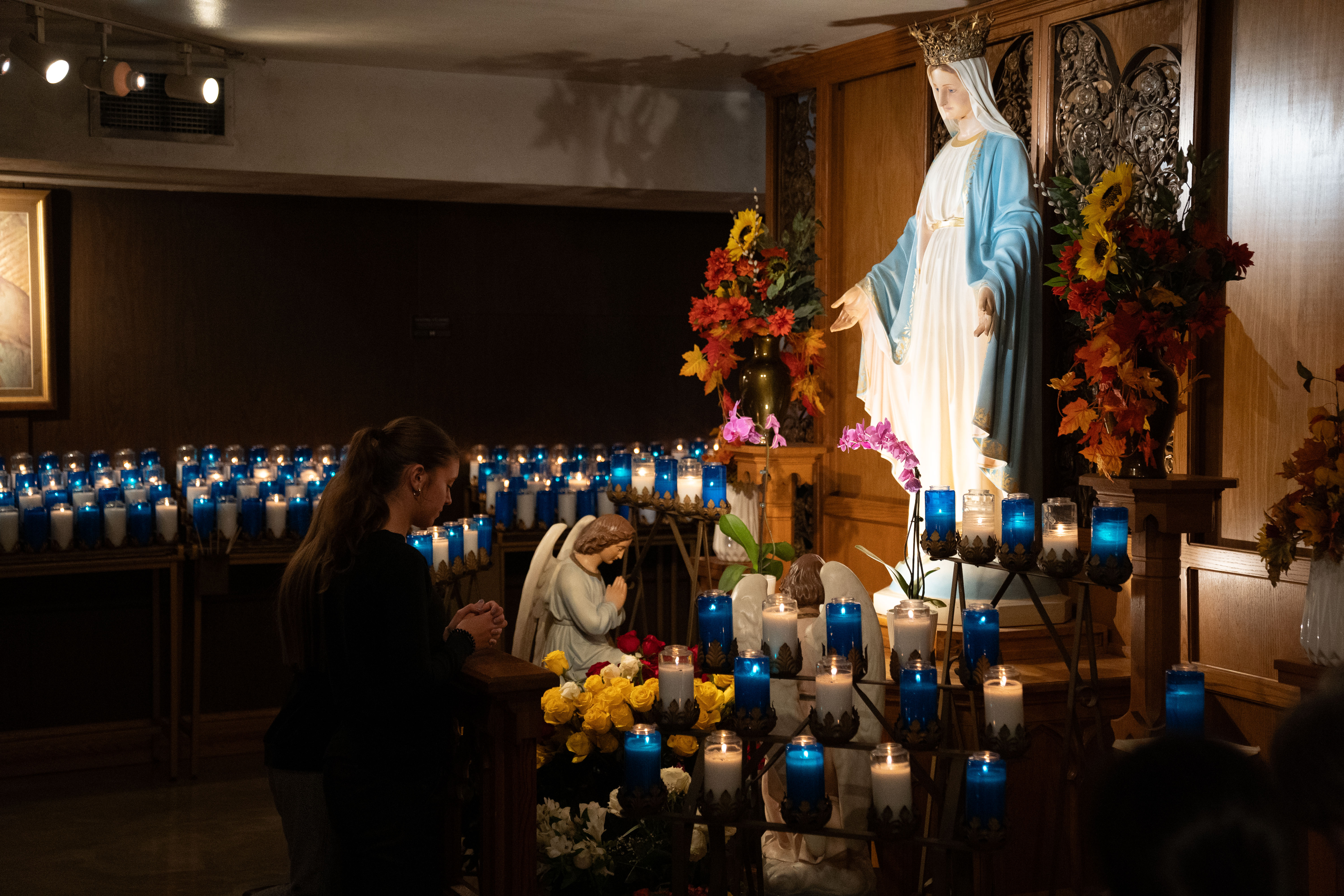 Apparition of Mary statue
